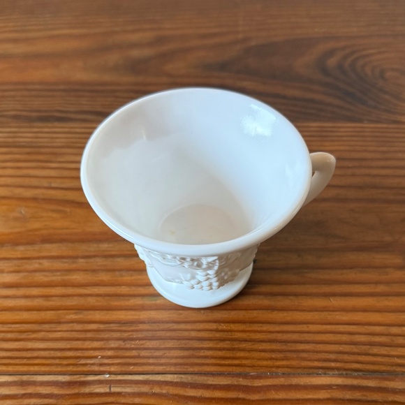 Vintage Indiana Glass Milk Glass Punch Cup – Grape and Leaf Pattern - Picture 7 of 12